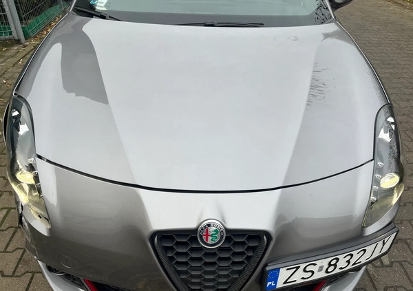 Alfa Romeo Giulietta cena 85700 przebieg: 54600, rok produkcji 2018 z Szczecin małe 781